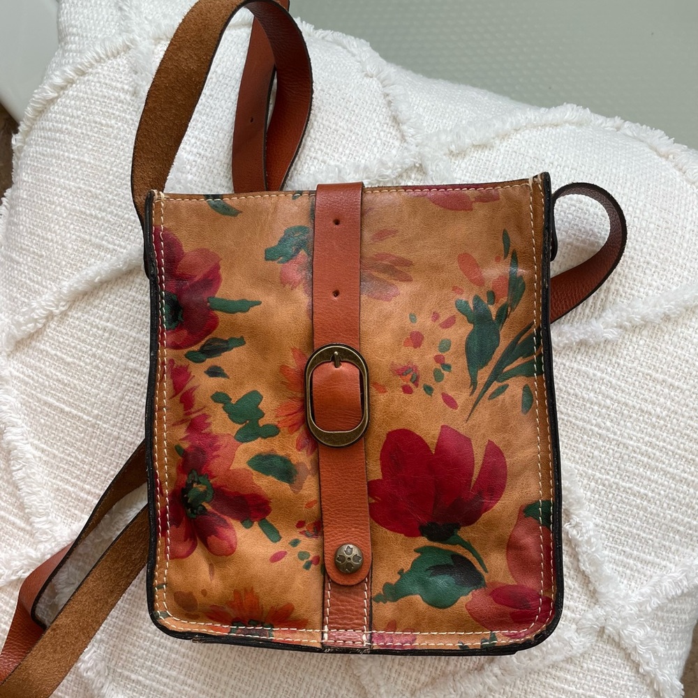 Patrica Nash Leather Crossbody Purse.  Very unique, and lightly used.